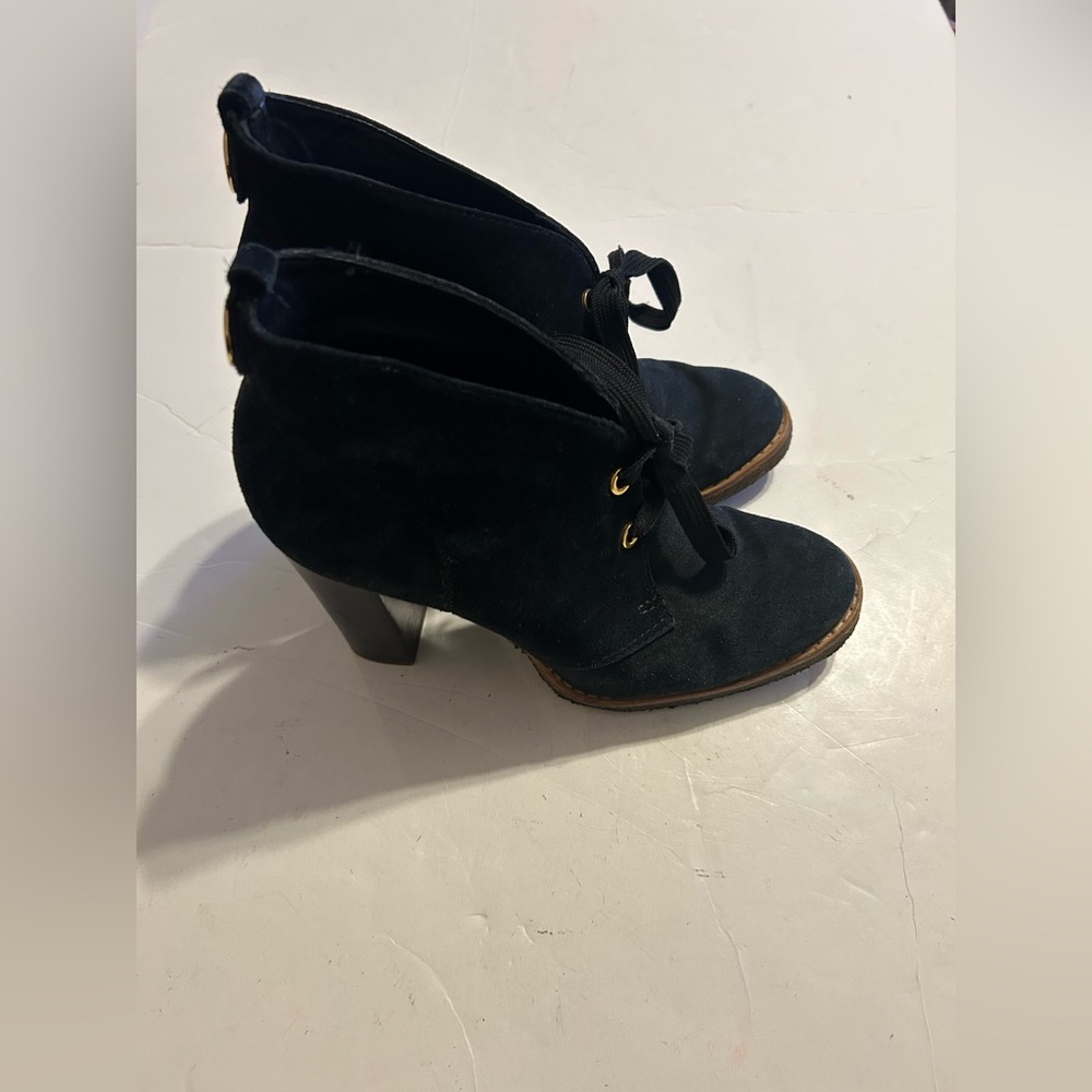 Tory Burch Black Lace Up suede ankle Boots size 8.5 - Picture 4 of 6